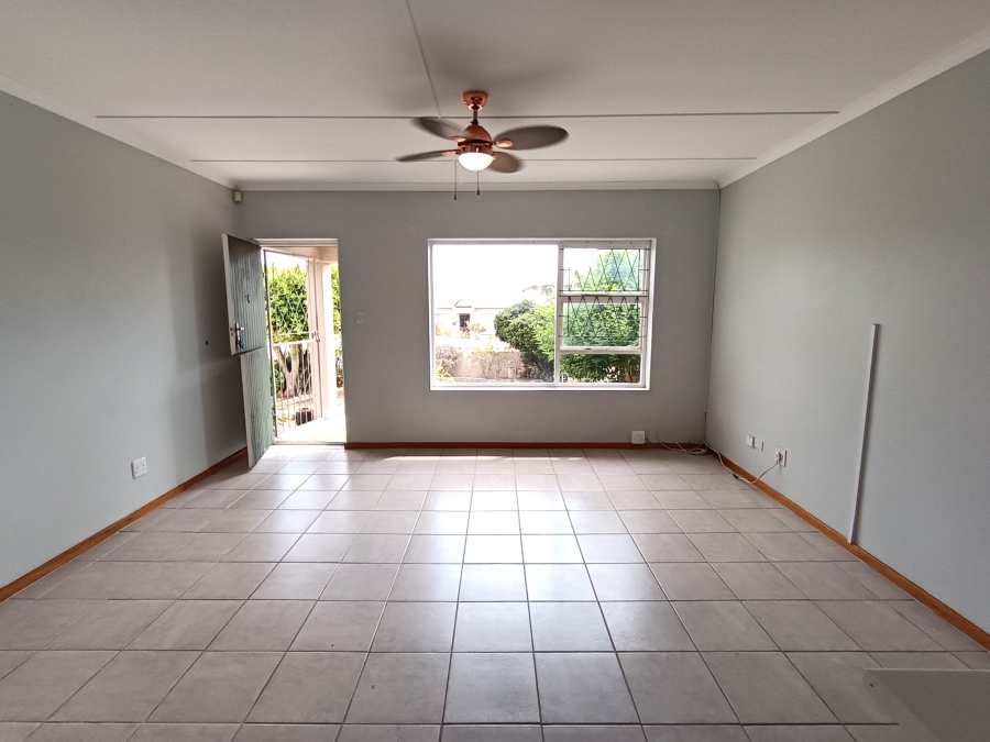 2 Bedroom Property for Sale in Wavecrest Eastern Cape